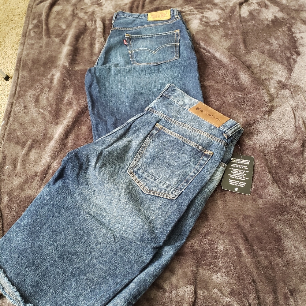 2 Jean Shorts Roca Wear and Levis